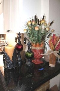 lot 96 image: Home dcor with vases and large beeswax scented candle