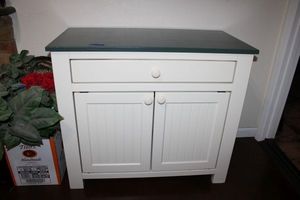 lot 20 image: Wooden painted cabinet - 37w x 19d x 32h