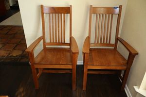 lot 34 image: Solid oak captains dining chairs - 24w x 24d x 41.5h