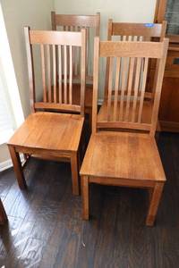 lot 35 image: Set of 4 Solid oak dining chairs - 19.5w x 22d x 41.5h