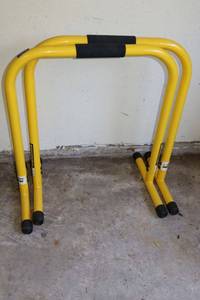 lot 177 image: Two Equalizer total body strengthener bars