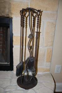lot 221 image: Fireplace tool set