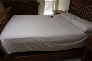 lot 7 image: Sleep Number lift bed only queen size