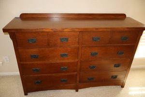 lot 138 image: Solid wood dresser with easy slide drawers - 62w x 18d x 40h