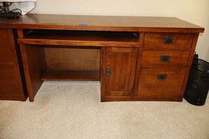 lot 59 image: Solid wood office desk - 61w x 24.5d x 29.5h