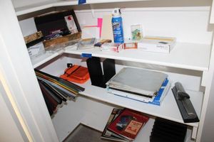 lot 46 image: Office supplies