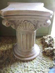 lot 25 image: small white pedestal