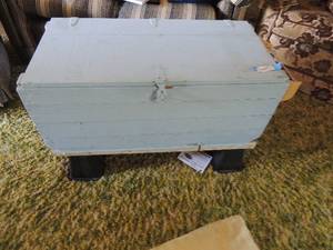 lot 71 image: Footlocker with tray painted light blue