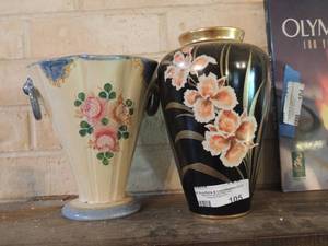 lot 105 image: qty 2 large vases