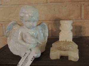 lot 106 image: small dcor