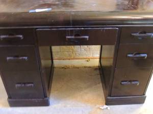 lot 101 image: qty 7 drawer small wooden desk