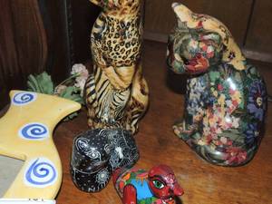 lot 134 image: cheetah dcor, cat dcor, duck figurine