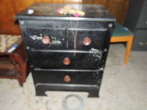 lot 141 image: 4 drawer night stand black