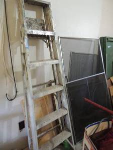lot 250 image: Aluminum  Ladder
