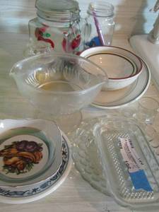lot 196 image: small plates, bowels, canister