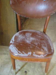 lot 306 image: padded chair