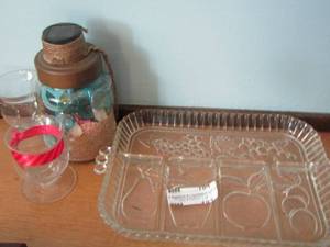 lot 187 image: divided glass platter, sherbet glasses, seashell dcor jar