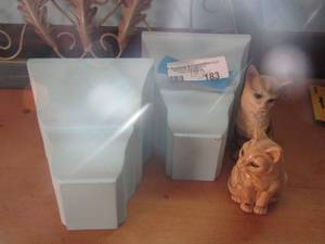 lot 183 image: metal mantle dcor, qty 2 blue bookends, 2 cat figurines