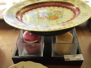 lot 147 image: Large floral metal tray  candles