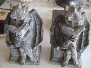 lot 221 image: VINTAGE HPI THE BOOKWORM GARGOYLE STATUES - PAIR of Bookends qty 2    qty 2   $$$$$