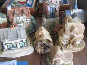 lot 225 image: houses little cottages