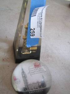 lot 259 image: paris home dcor qty 2 pieces small