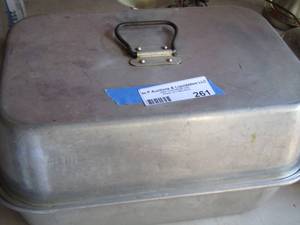 lot 261 image: ROASTER WITH RACKS