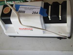 lot 284 image: chefs choice knife sharpener