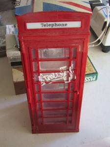 lot 282 image: red telephone dcor