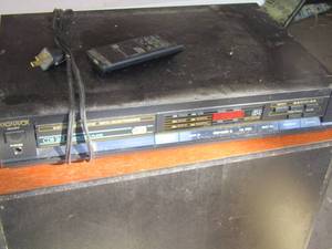 lot 345 image: Magnavox  CD player  & LARGE Speaker