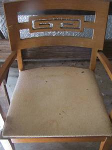 lot 330 image: padded sitting chair