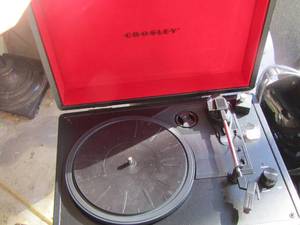 lot 343 image: Crosley Record Player