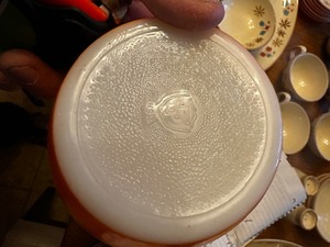 lot 148 image: qty 7 small bowls (orange bowls qty2 are Federal)