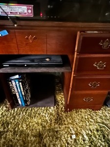lot 50 image: Sewing table with sewing machine ( only)