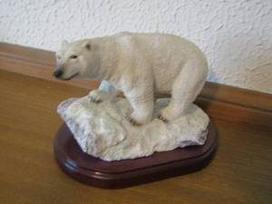 lot 2112 image: white polar bear home dcor