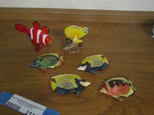 lot 2114 image: various types of fish dcor