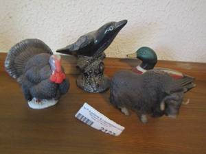lot 2123 image: turkeys- ducks- buffalo dcor
