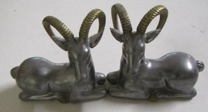 lot 2182 image: 2 antelope book ends