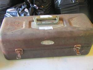 lot 2194 image: metal tool caddy empty