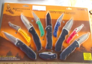 lot 2012 image: Appalachian trail 10 pc knife set