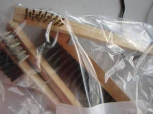 lot 2021 image: multi size new wire brushes