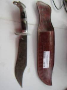lot 2015 image: bird head knife with carrying belt holder