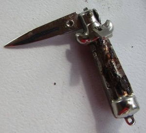 lot 2046 image: switch blade