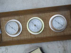lot 2539 image: barometer