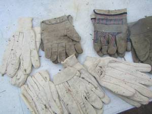 lot 2546 image: work gloves