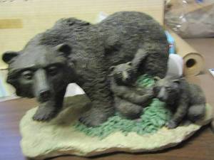 lot 2086 image: bear home dcor