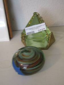 lot 2227 image: marble glass ball, green diamond dcor