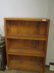 lot 2131 image: 3 tier wooden book shelf