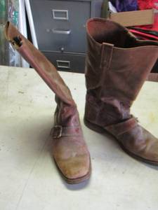 lot 2350 image: pair of boots