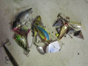 lot 2298 image: fishing lures